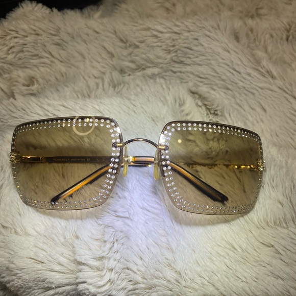 Chanel Vintage Sunglasses-Limited Edition - Picture 16 of 16